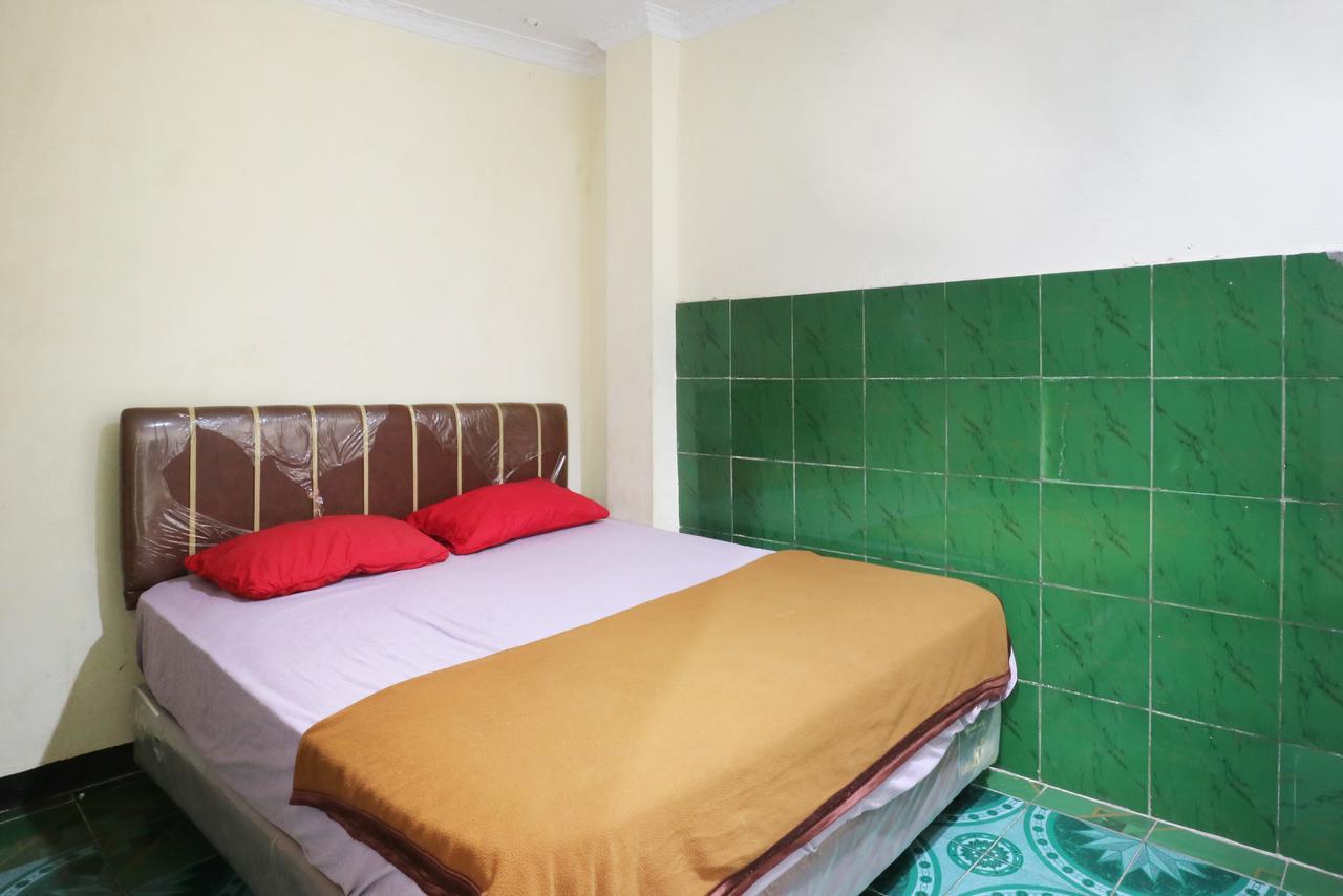 Hotel Ellysta Tangerang Exterior photo