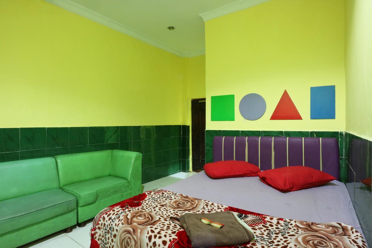 Hotel Ellysta Tangerang Exterior photo