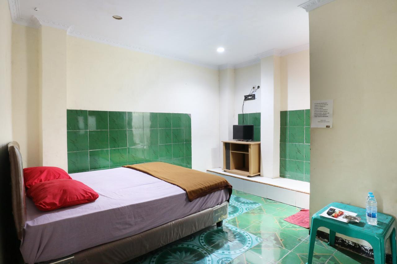 Hotel Ellysta Tangerang Exterior photo