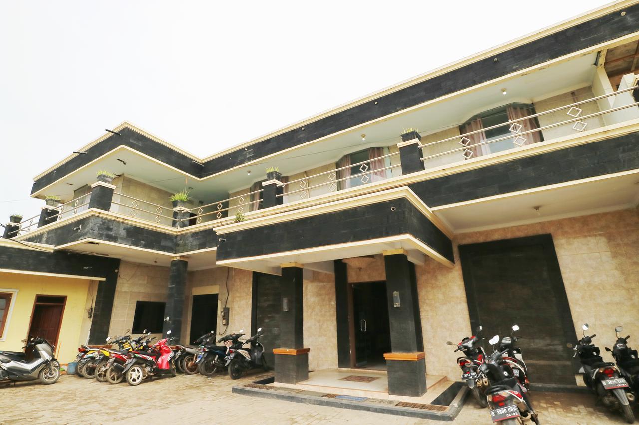 Hotel Ellysta Tangerang Exterior photo